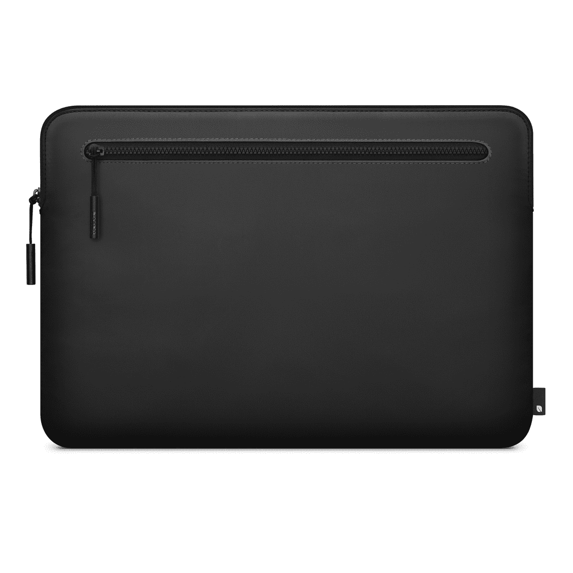 جراب Incase Compact المصنوع من النايلون المقاوم للعوامل الجوية لأجهزة MacBook Pro مقاس 15 و 16 بوصة - أسود