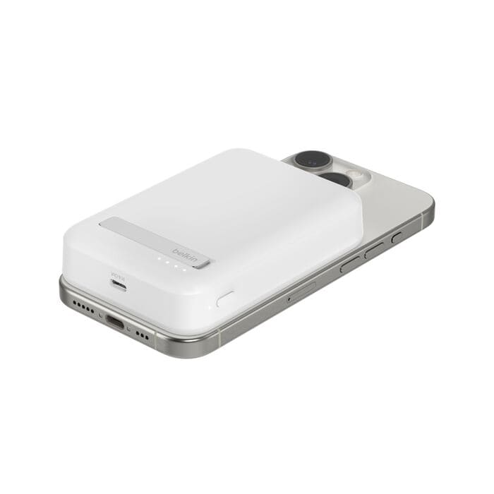 باور بنك Belkin BoostCharge Pro المغناطيسي بتقنية Qi2 بقدرة 15 واط وسعة 10,000 مللي أمبير - أبيض