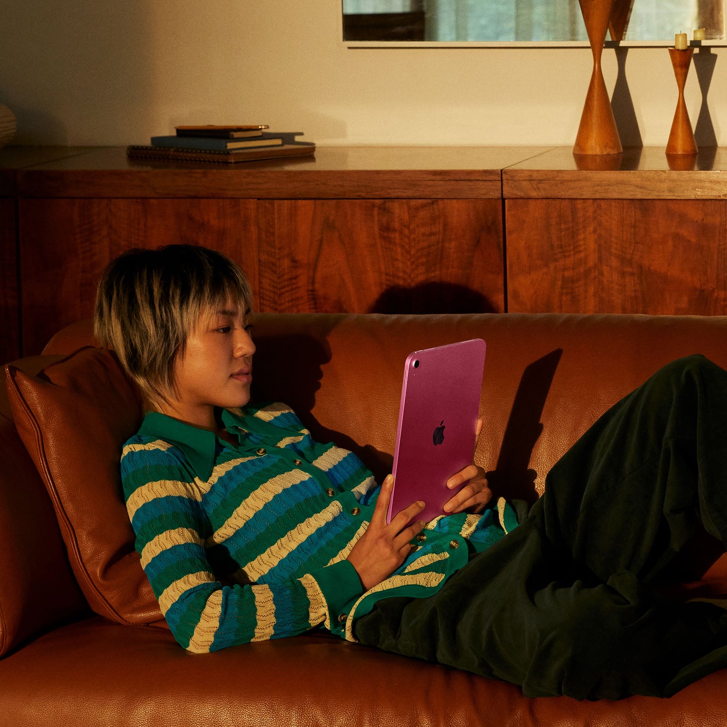 iPad_A16_WiFi_Blue_PDP_Image_Position_6__en-AE